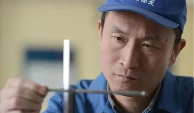 <strong>火箭發動（dòng）機的精密（mì）加工，為什麽離不開手工操作？</strong>