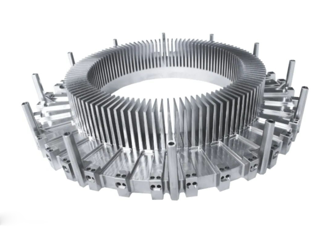 高精密（mì）零件大（dà）型船舶散熱器