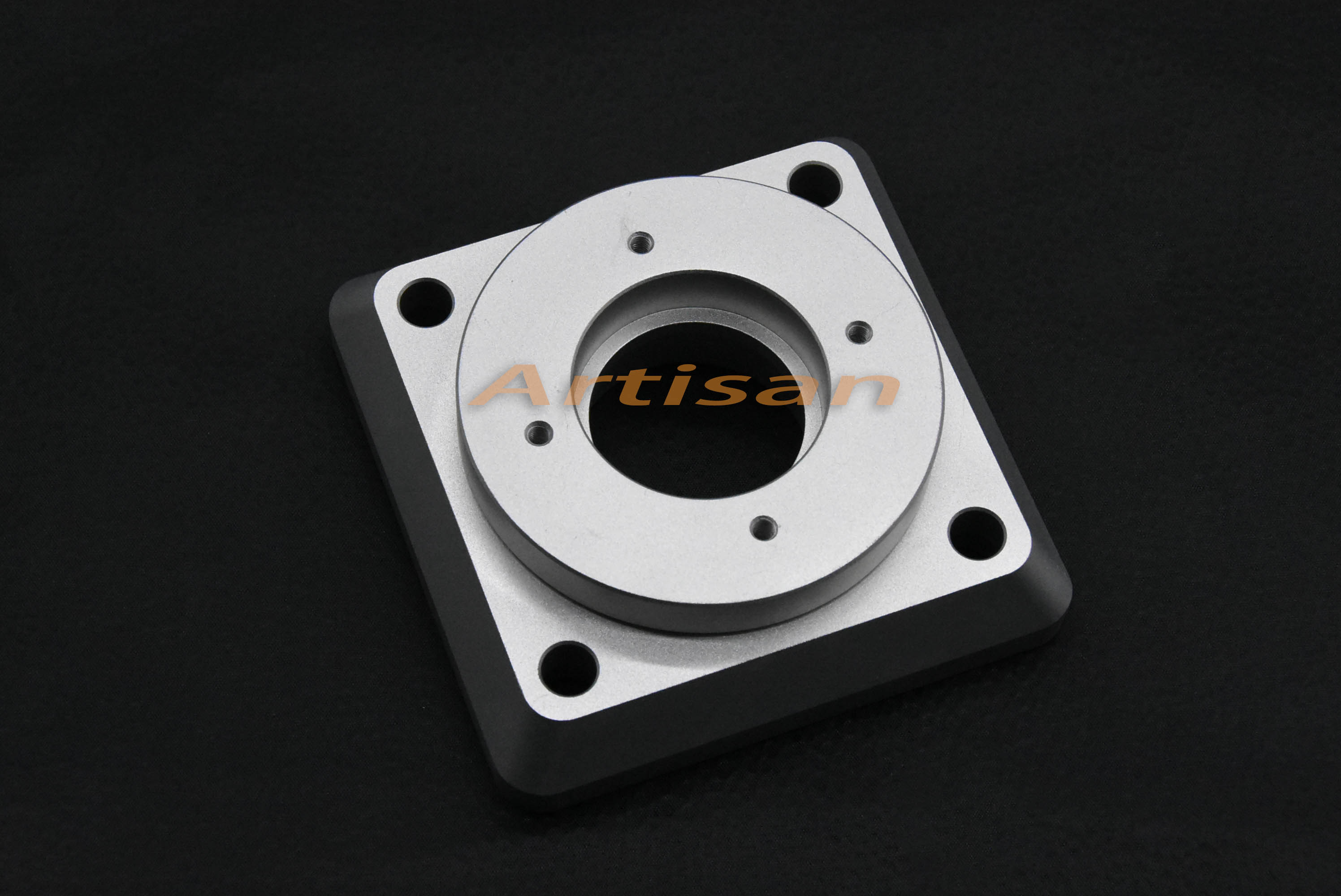 <strong>电子类（lèi）精密件（jiàn）加工：底座</strong>