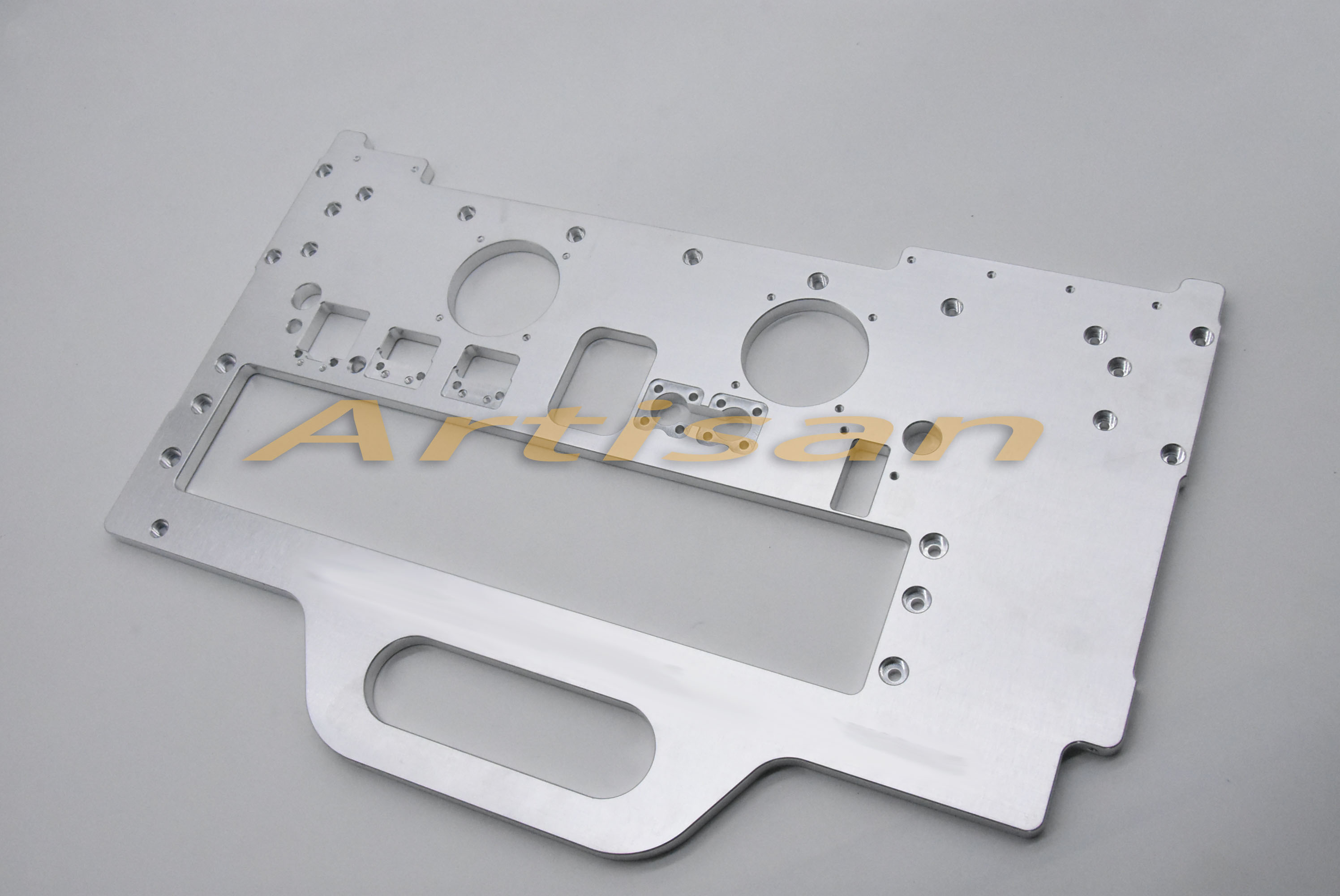 <strong>电子类精密件加工（gōng）：板1</strong>